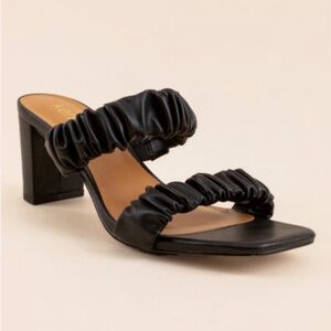 Kensie Kamilah Scrunchie Band Mules Black size 7.5